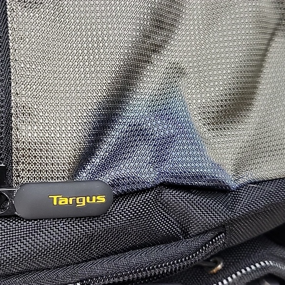 TARGUS Black and Gray Backpack - Picture 7 of 7